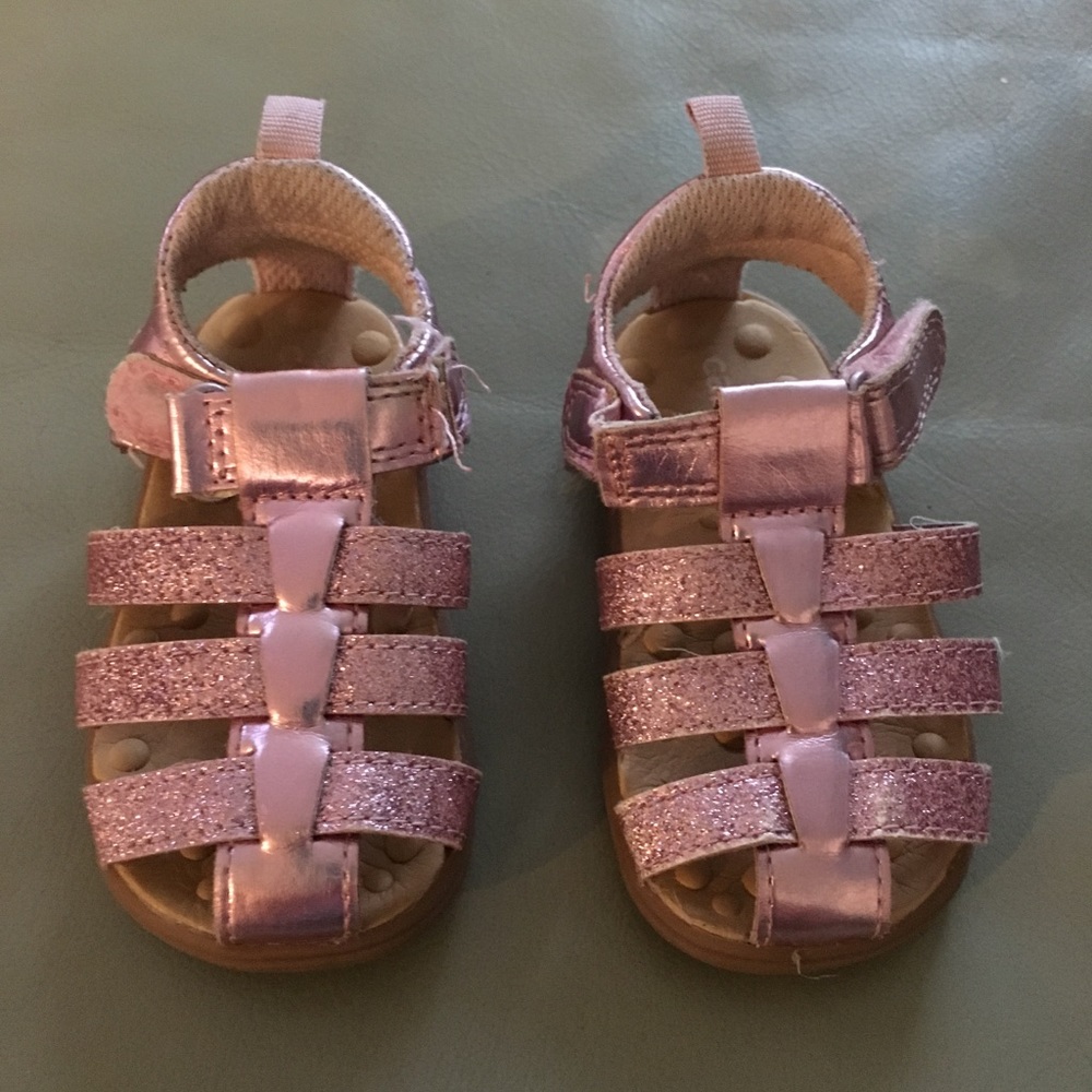 🥰🥰Super Cute Carter’s Pink Glitter Sandals🥰🥰